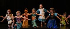 L'éveil à la danse moderne du mercredi au gala de danse juin 2023